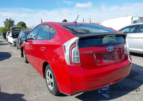 2013 Toyota Prius Three z USA, uszkodzony, nr VIN JTDKN3DU9D5668056